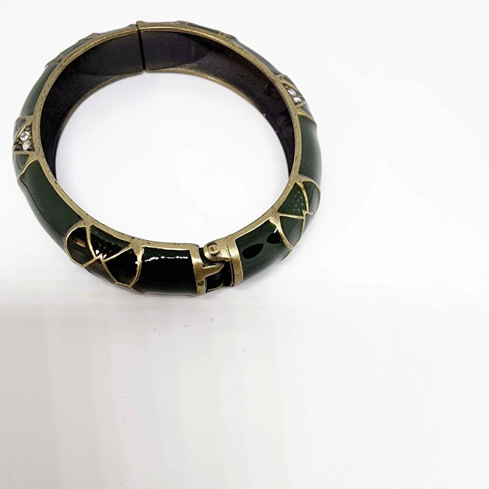 Brass-tone Dark Green Enamel Rhinestone Clamper Bangle Meral Bracelet Jewelry - Picture 2 of 3